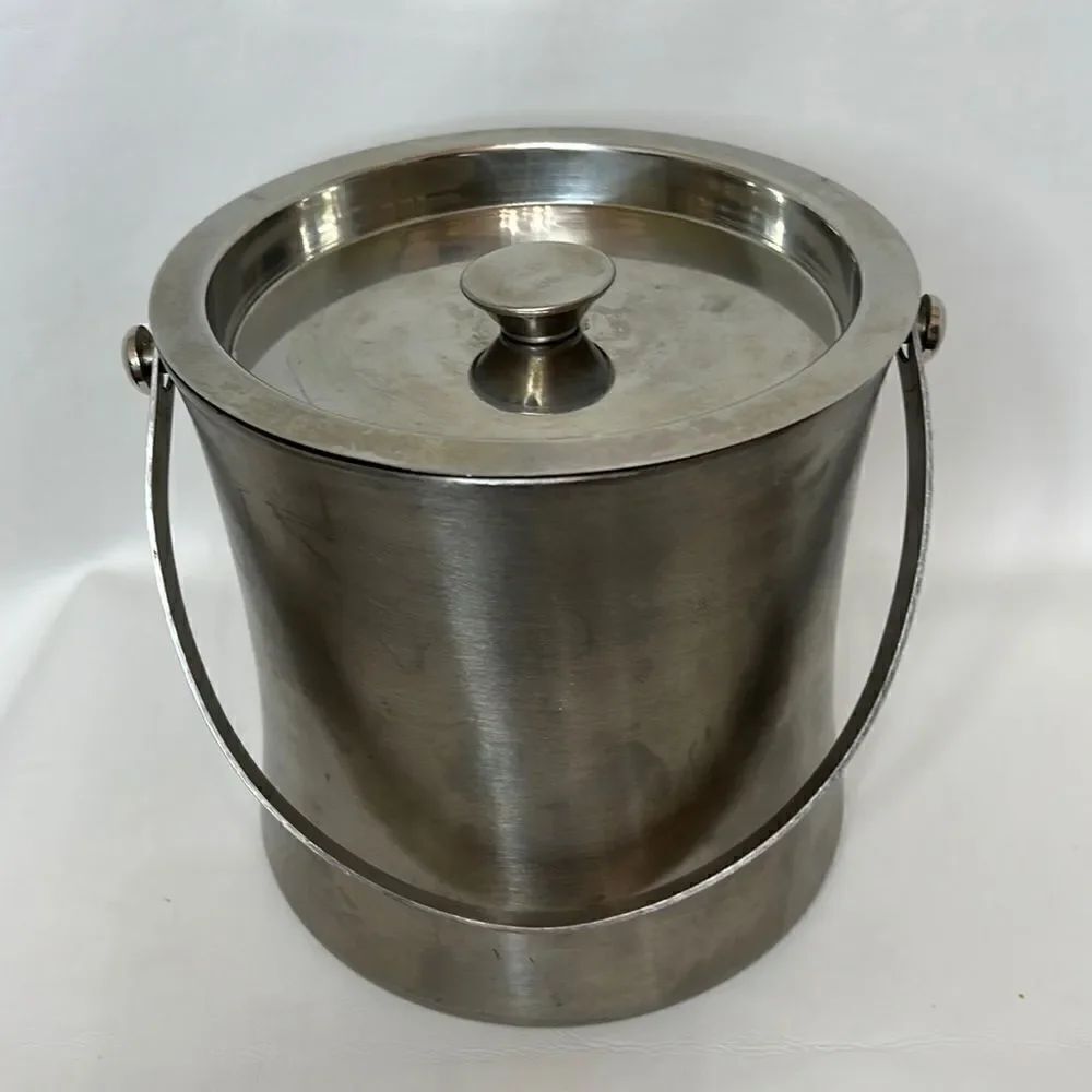 Ice Bucket Vintage Silver Metal Lid Handle Ice Scoop 12 Cup 7 In Tall 7 In Round